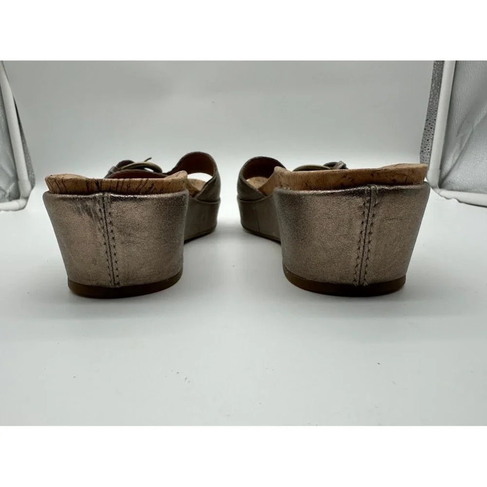 Kork-Ease Womens Metallic Bronze Leather Buckle Cork Wedge Slide Sandals